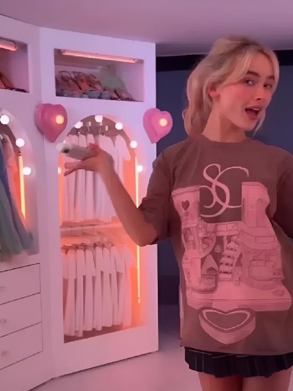 Sabrina Carpenter Short N Sweet Tour House Tour T-Shirt
