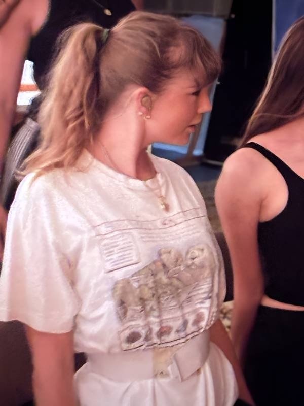 Taylor Swift Sea Otter Monterey Bay Aquarium Shirt White