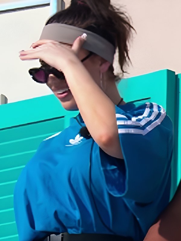 Love Island AU S07 Gabby McCarthy Side Stripe T-Shirt