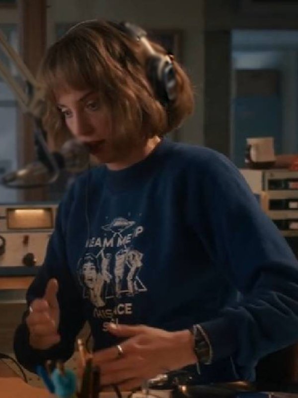 Stranger Things S05 Maya Hawke Navy Graphic Sweater