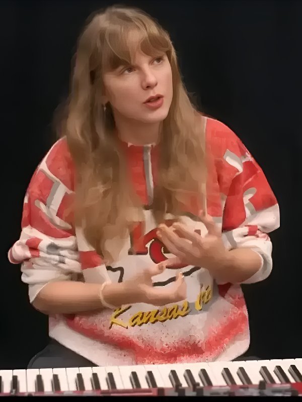 Taylor Swift Kansas City Chiefs Sweatshirt-Red & White