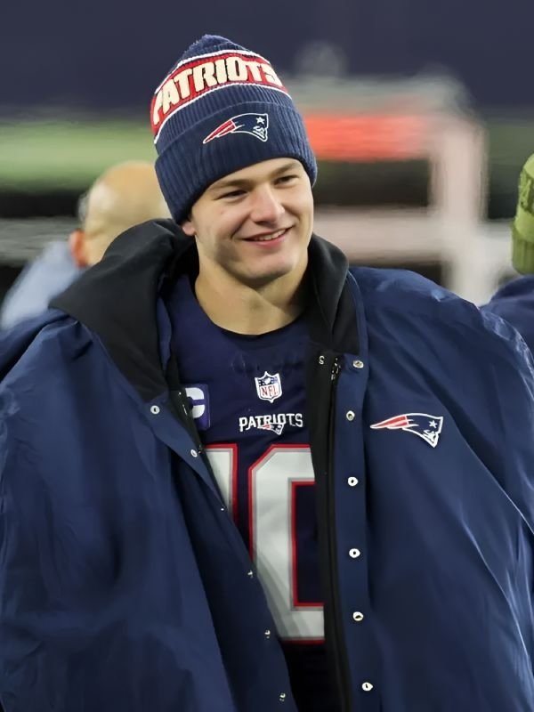 Drake Maye New England Patriots Cape Coat in Blue
