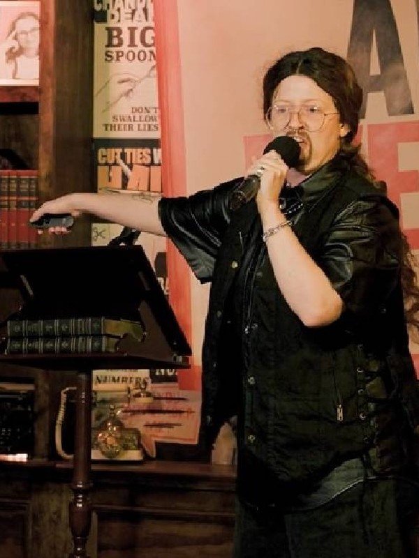 Season02 Abolish Everything Sarah Smallwood Parsons Vest-Black