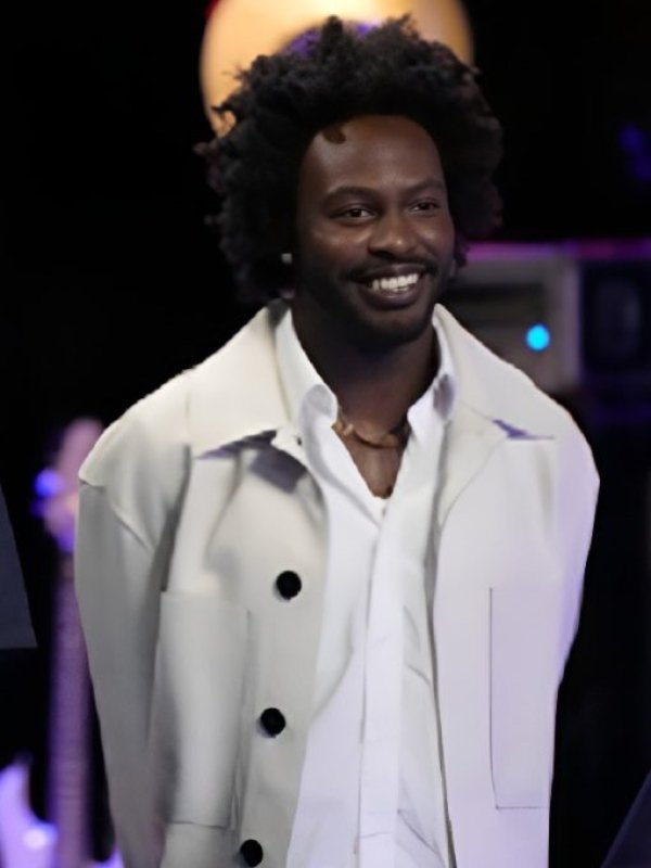 Season28 The Voice Conrad Khalil White Jacket