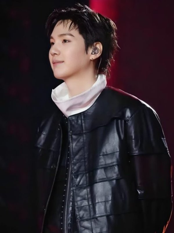 BTS THE Come Back Live Yoongi Black Jacket